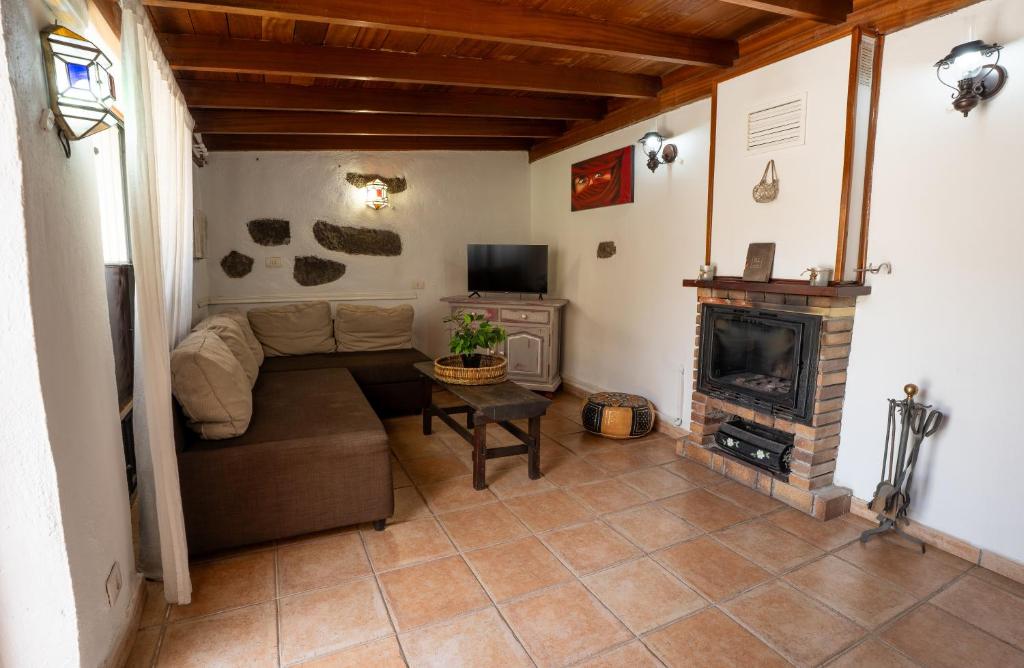 Hotel Rural La Correa del Almendro & Bubble Experience - Adults Only - Tap to explore photos