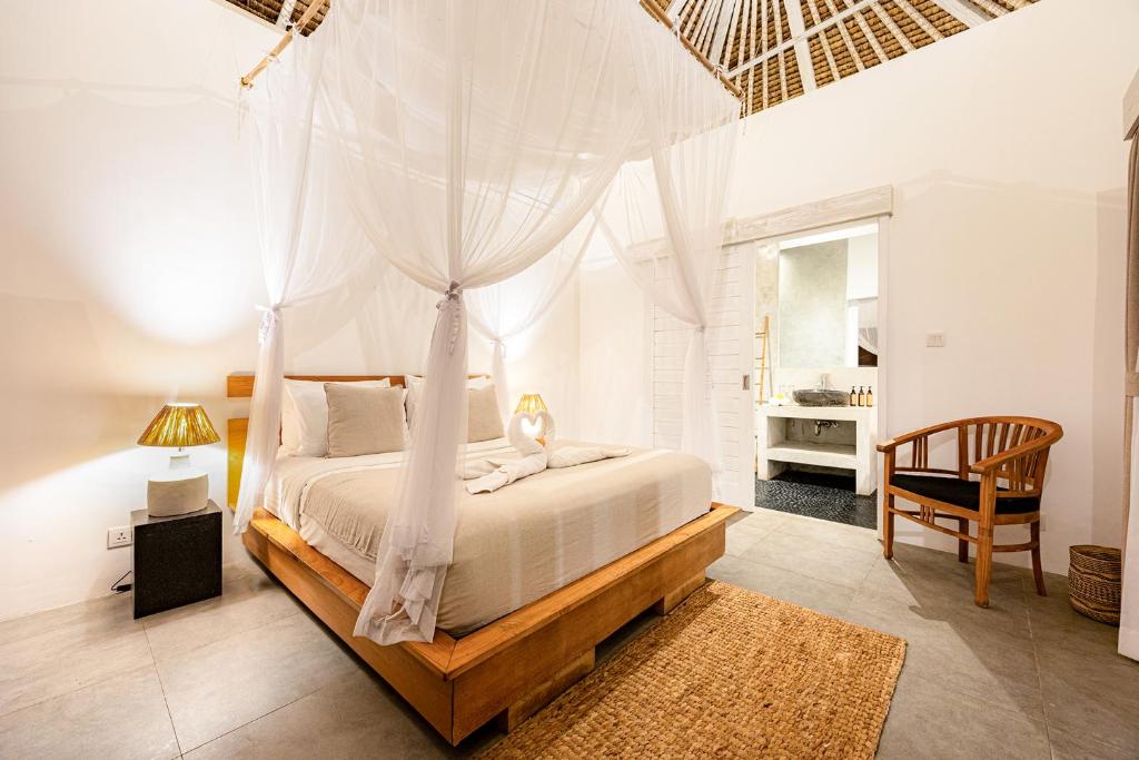 Villa Aksara by Optimum Bali - 800 m to Beach & Kudeta - Central Seminyak Oberoi - Tap to explore photos