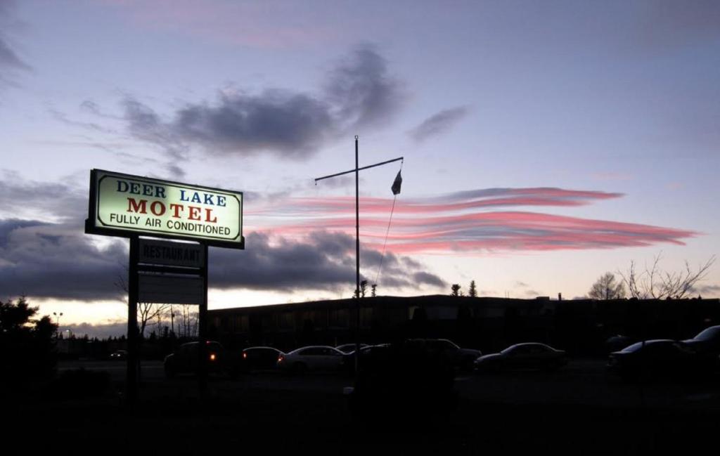 Deer Lake Motel photo 1