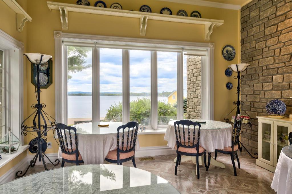 Greystone on Golden Lake photo 4