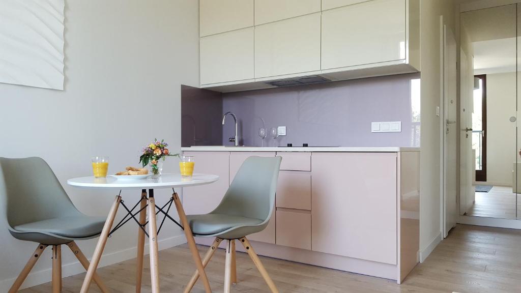 Апартаменты (Апартаменты с 2 спальнями и террасой), Chopin Apartments - City