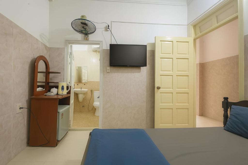 Viet Ha Hotel Room Type - Economy Double Room