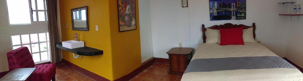 Hotel y Bungalows Monteverde photo 4