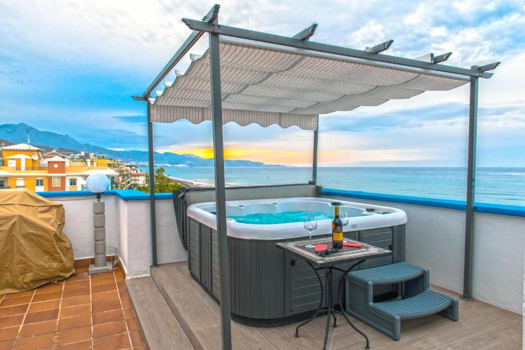 The Beach Penthouse photo 2