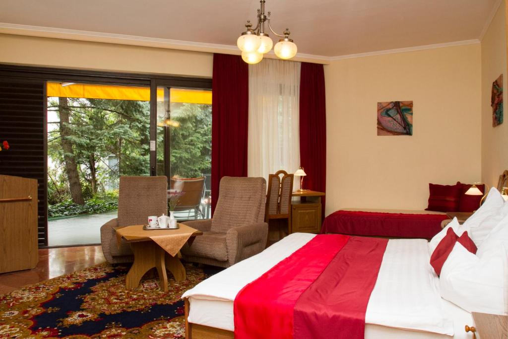 Четырехместный (Четырехместный номер), Hotel Molnár