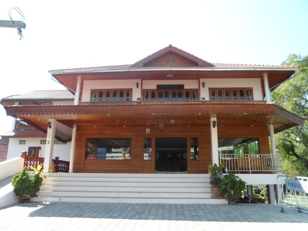 Baan Rom Mai photo 3