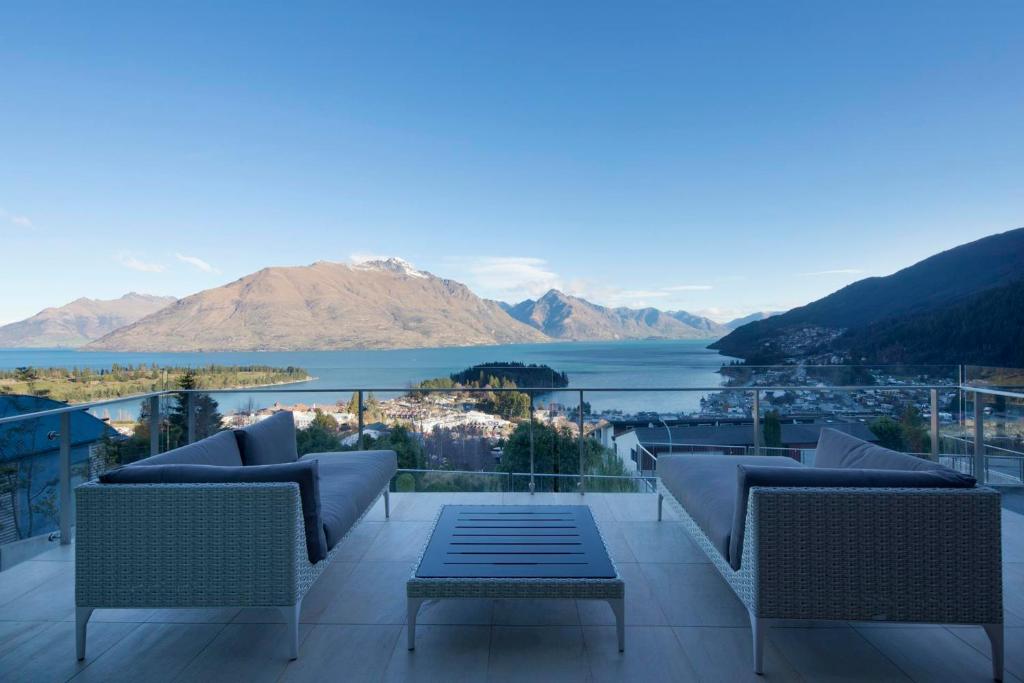 Villa De Luxe, a Relax it's Done luxury holiday home photo 4