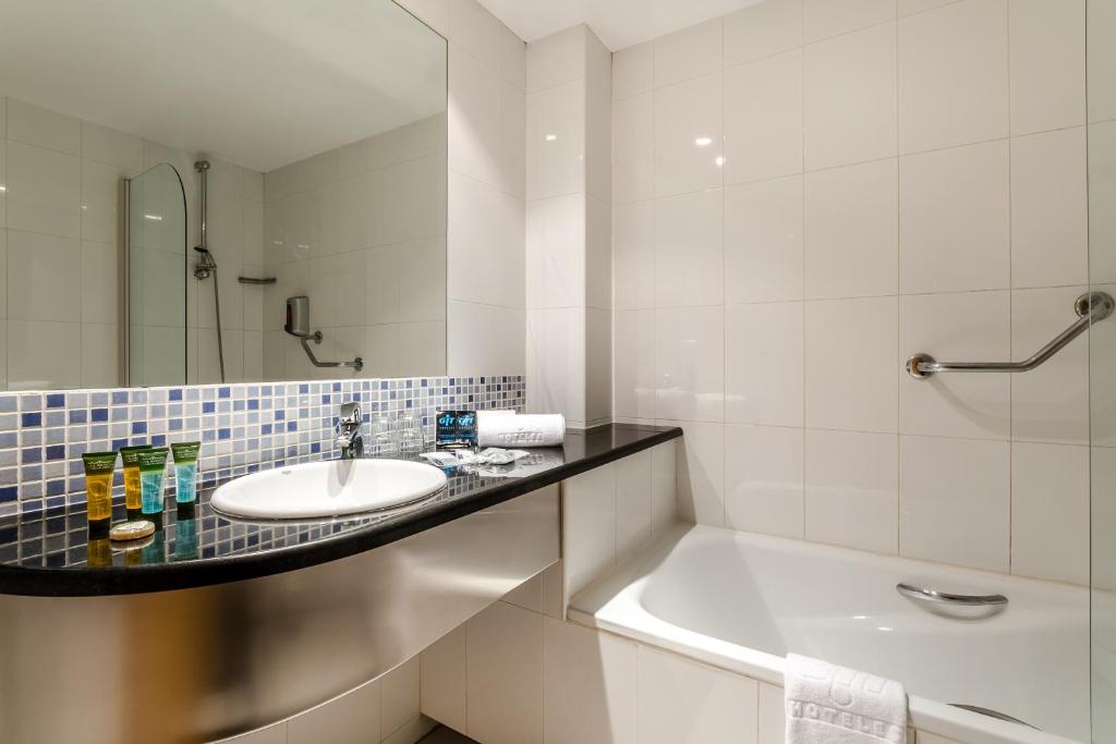 Hotel YIT Ciudad De Zaragoza photo 4