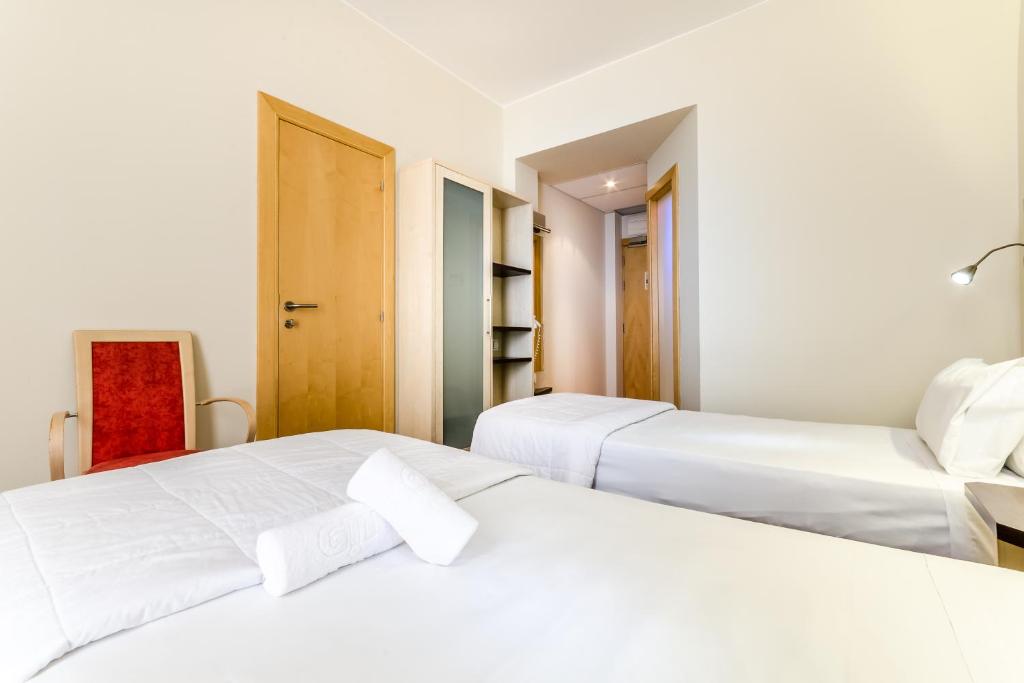 Hotel YIT Ciudad de Zaragoza - Tap to explore photos