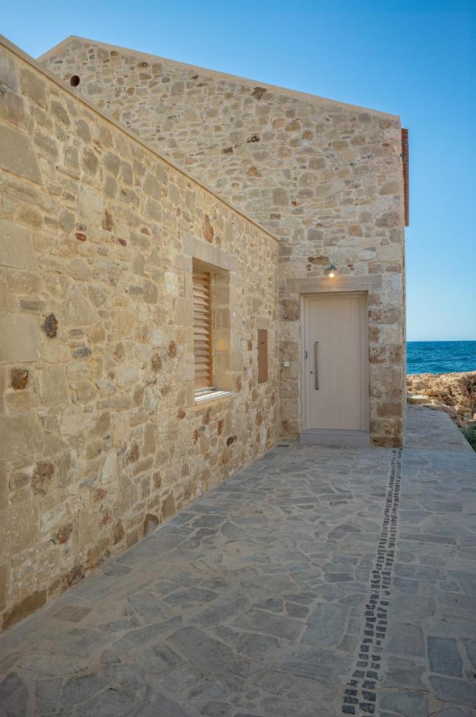 Hippocampo Waterfront Villa