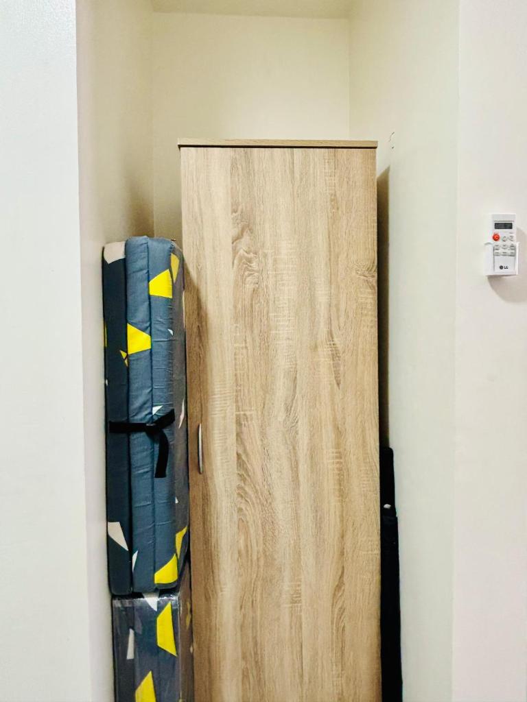 Minimalist studio unit - Tap to explore photos