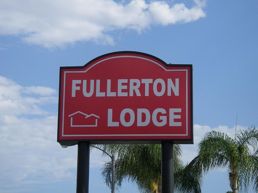 Fullerton Lodge image
