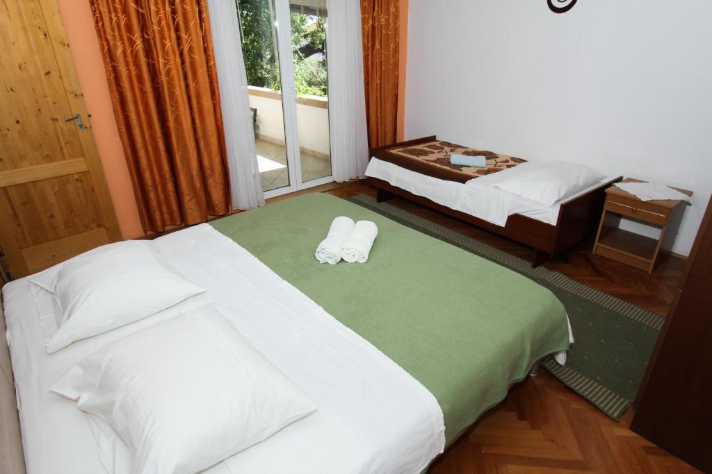 Apartments Majica photo 1