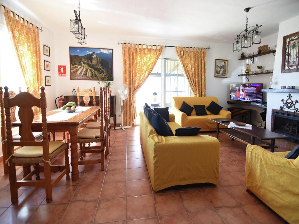 Villa in Mijas with Private Pool - Tap to explore photos