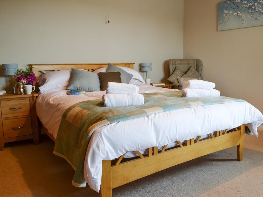 Barwick - Tap to explore photos