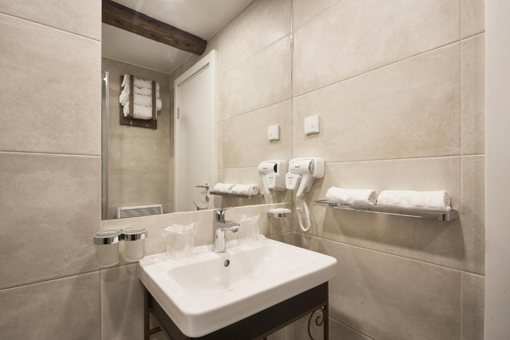 Двухместный (Двухместный номер эконом-класса с 1 кроватью), Garni Hotel DUM