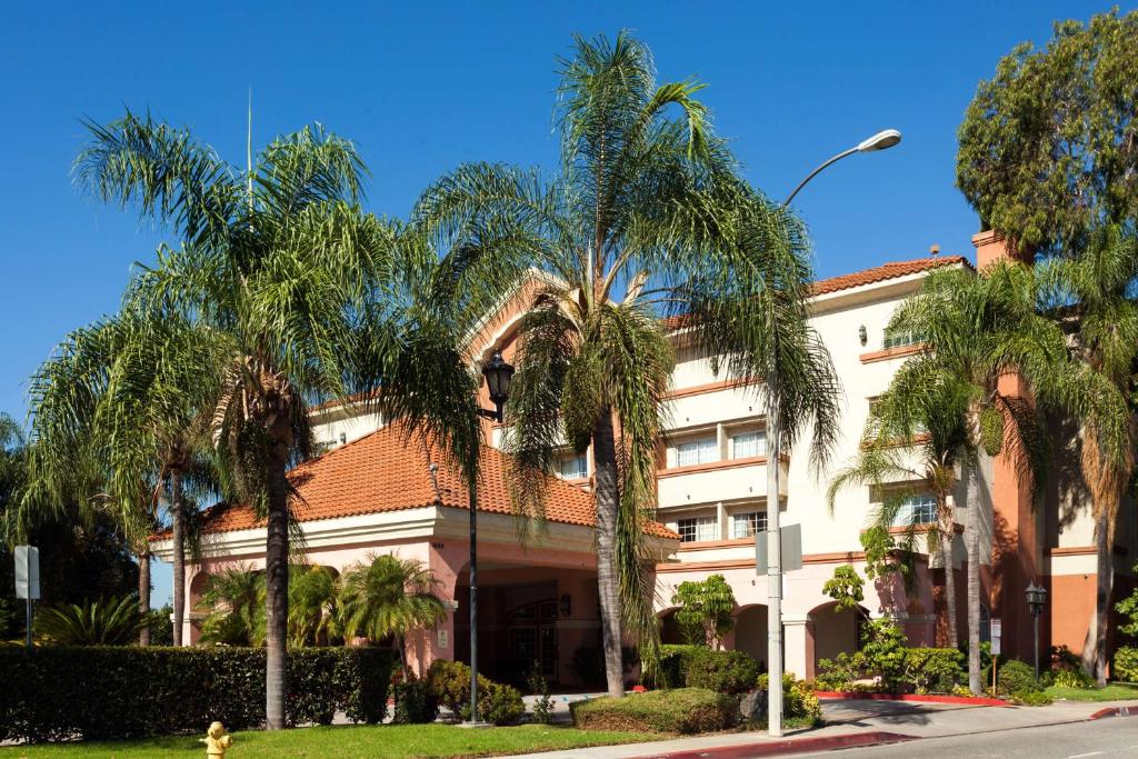 Ramada by Wyndham South El Monte image