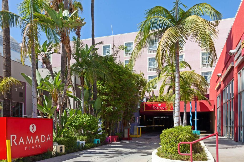 Ramada Plaza by Wyndham West Hollywood Hotel & Suites image