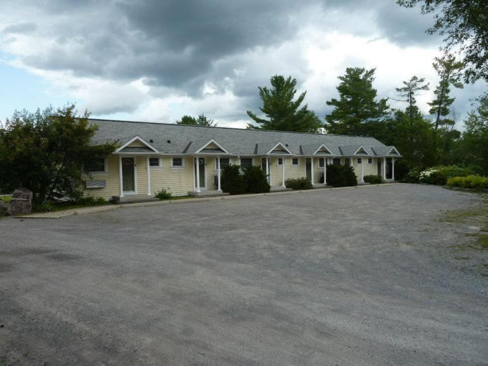 The Burleigh Falls Inn & Suites - Tap to explore photos