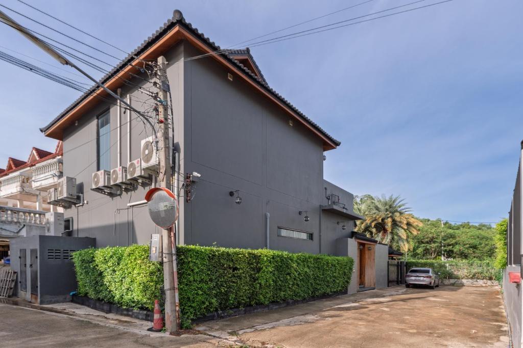 Sense Pool Villa HuaHin - 4BR&BBQ, 5 Min Walk to the Beach