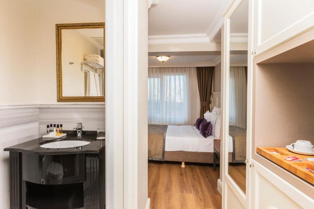 Meroddi La Porta Room Type - Deluxe Double Room