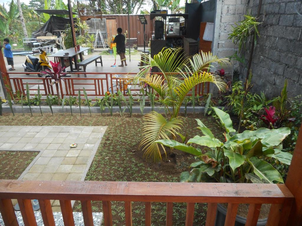 Besakih Bonny Homestay photo 2