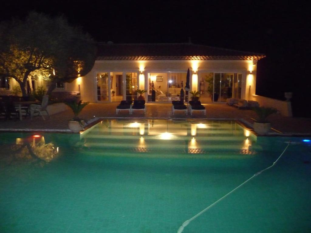 location Villa avec piscine chauffée photo 2