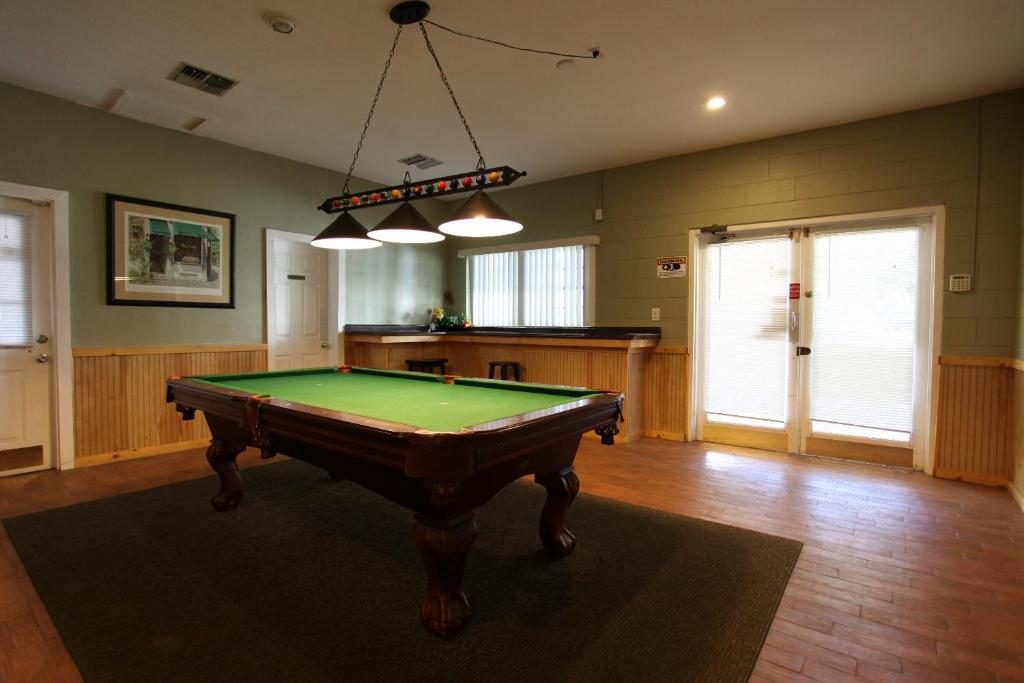 Sherwood Forest Premium Loft Cottage 13 photo 1