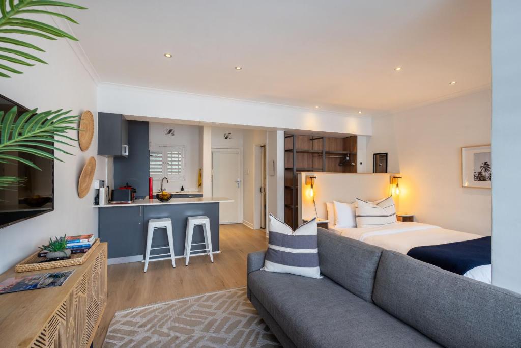 Chic Kloof St Studio With Mountain Views-Cape Town's Coolest Street - Tap to explore photos