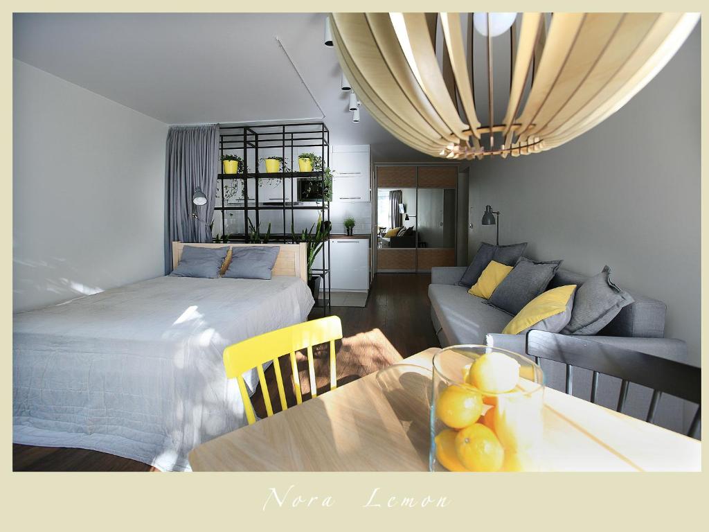 Nora Lemon photo 3