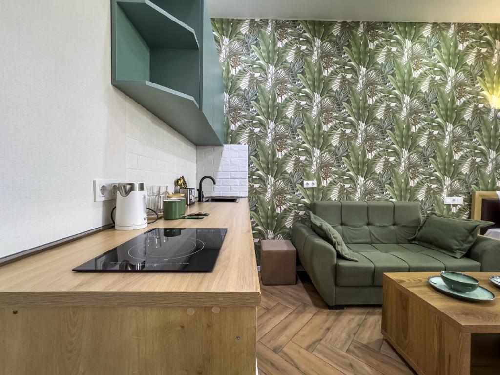 Shirin And Cozy Apartment With Jacuzzi Balcony - Tap to explore photos