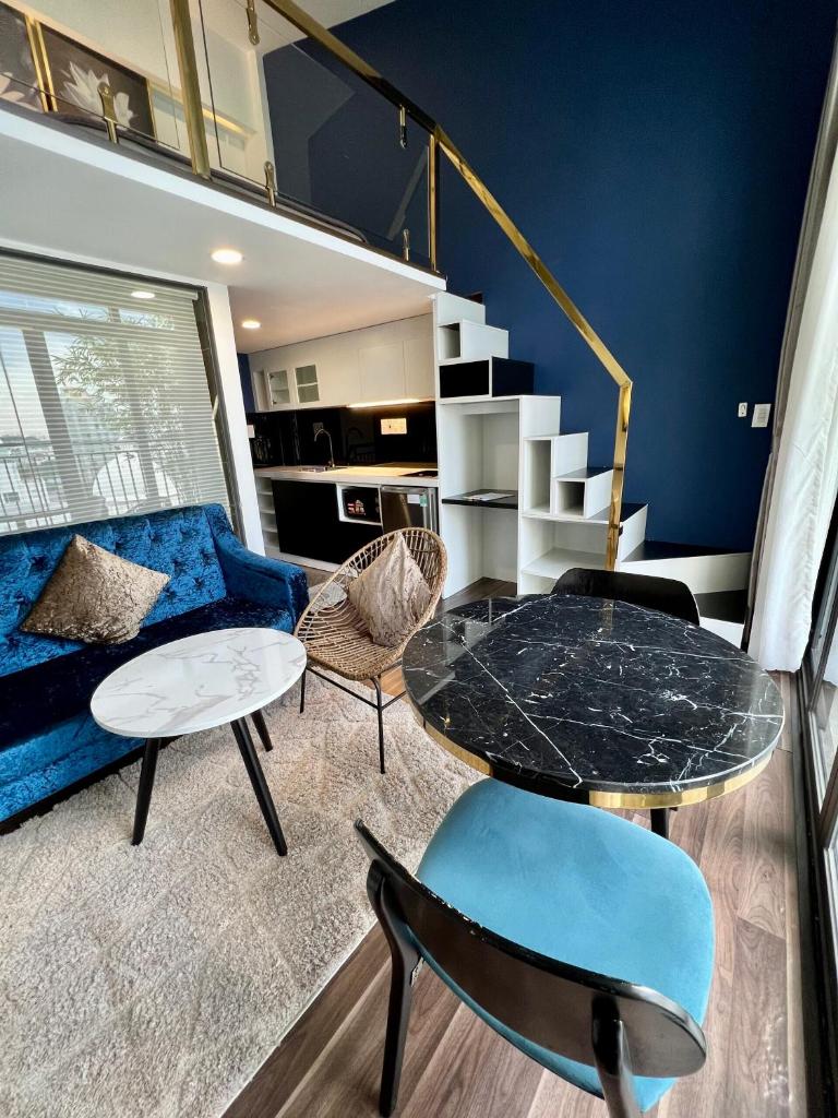 Kunkin Luxury Apartment - Tap to explore photos