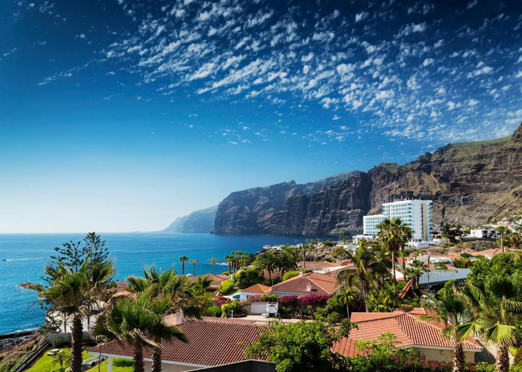 EDEN RENTALS Caletillas Peace - Tap to explore photos