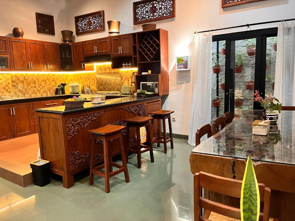 Ndalem Srigading Villa Solo photo 3
