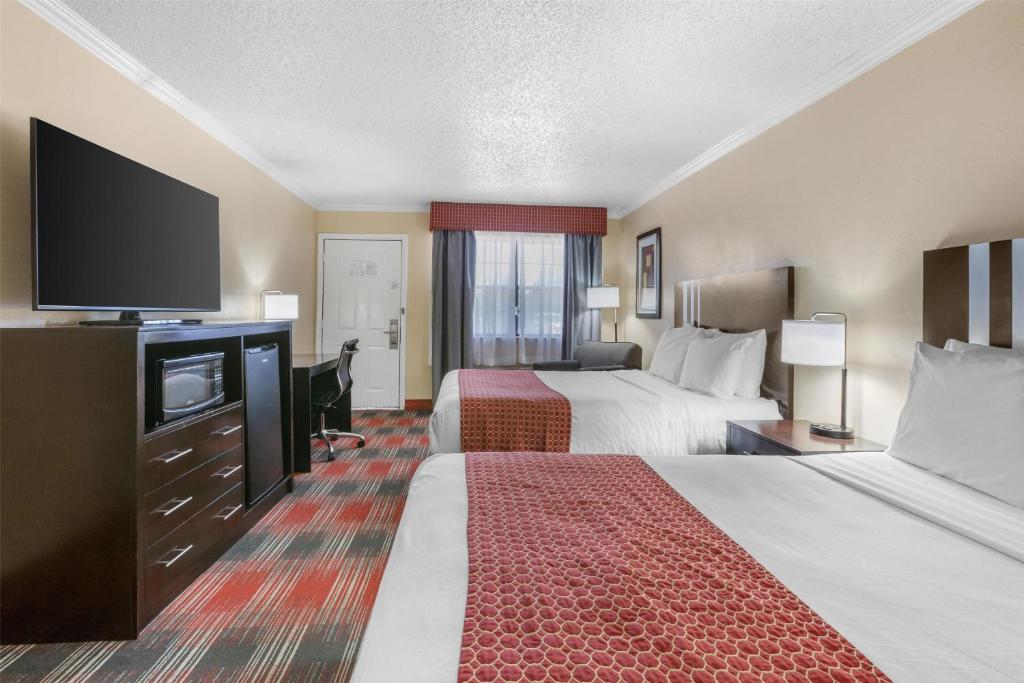 Best Western Brady Inn - Tap to explore photos