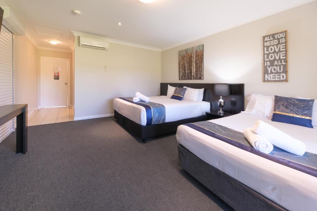 Stockmans Motel Room Type - King + Queen Suite