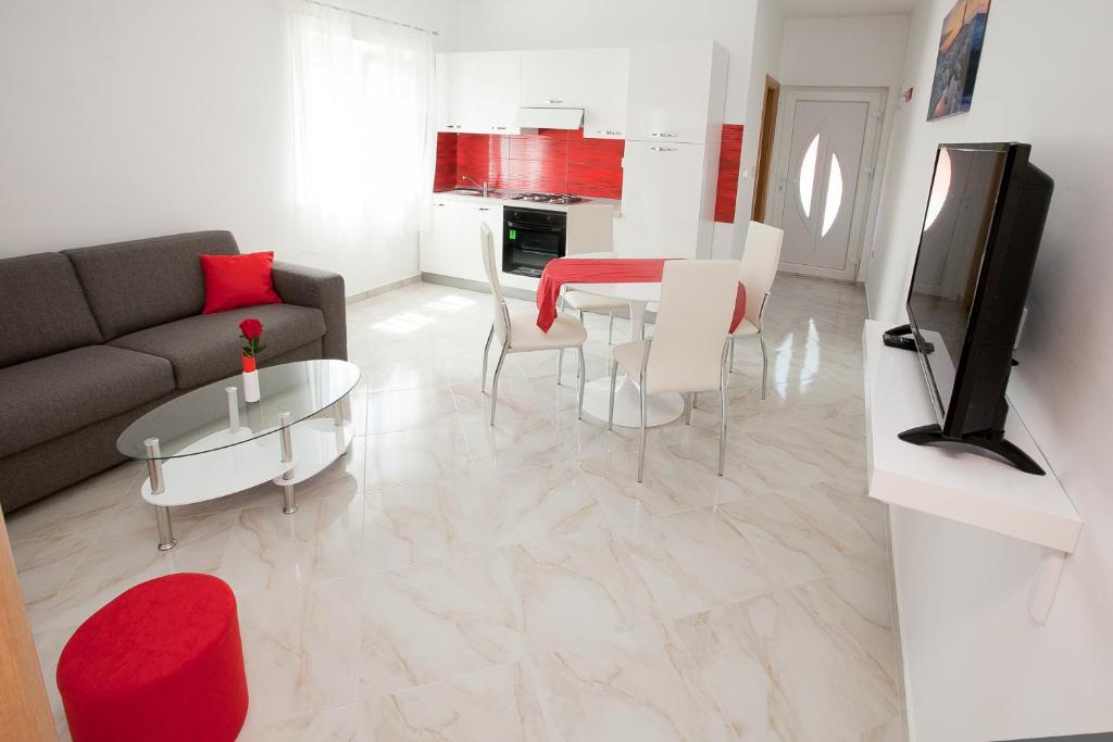 Apartments MTV with privatne parking photo 4