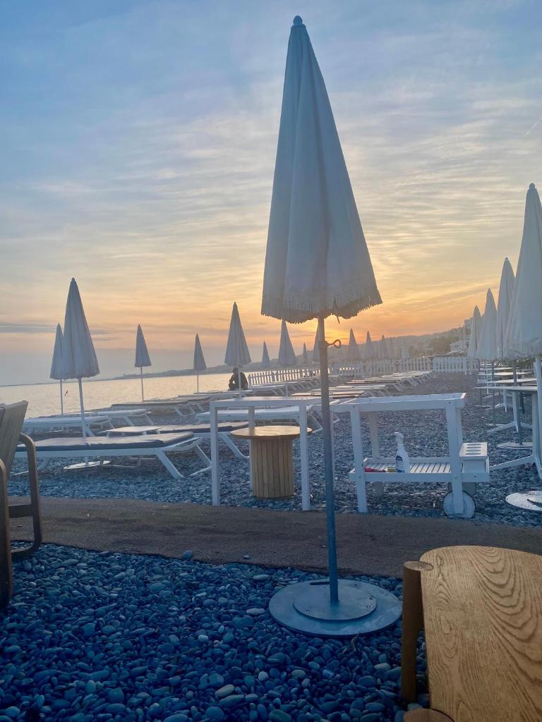 NICE BAIE DES ANGES - Tap to explore photos