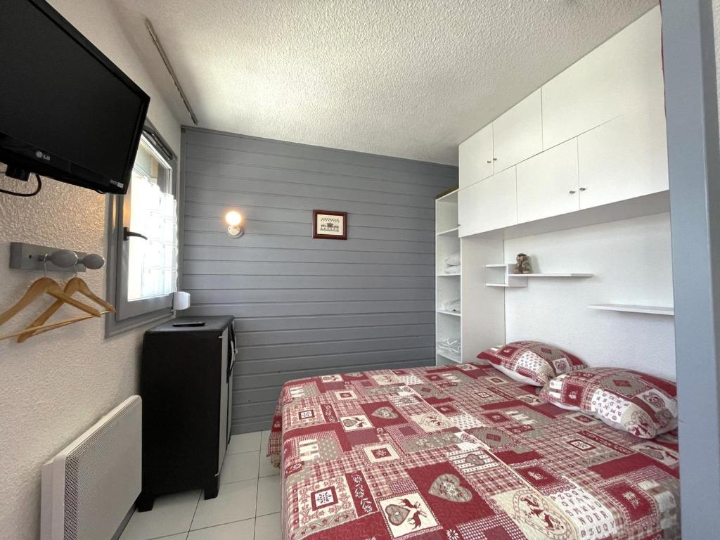 Studio classique 4 personnes, balcon, aux Menuires - FR-1-452-259 - Tap to explore photos