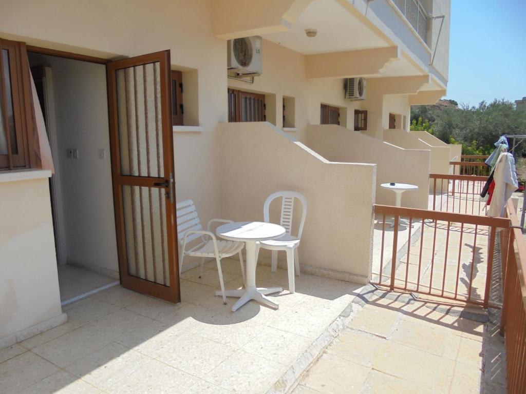 Niki Court Holiday Apartments photo 4