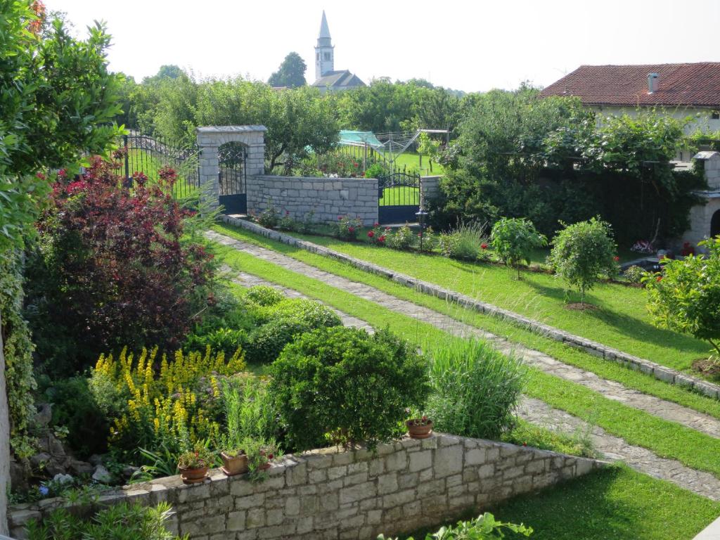 TIN House photo 2