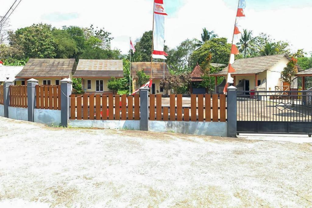 Homestay Syariah Banjar Makmur Mertoyudan RedPartner photo 3