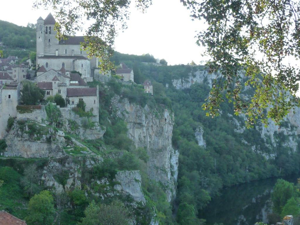 Charme, jardin et vue panoramique en plein coeur de St-Cirq photo 4