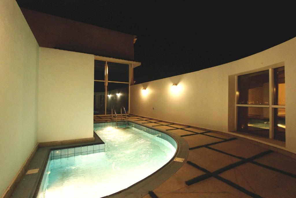 Platinum Al Khamseen photo 2