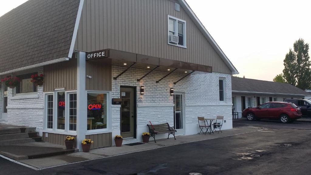 Falcon Inn photo 3