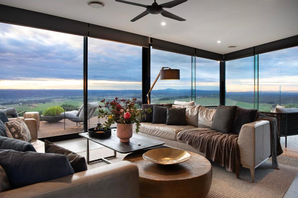 Sky High- iconic ridge-top retreat - Tap to explore photos