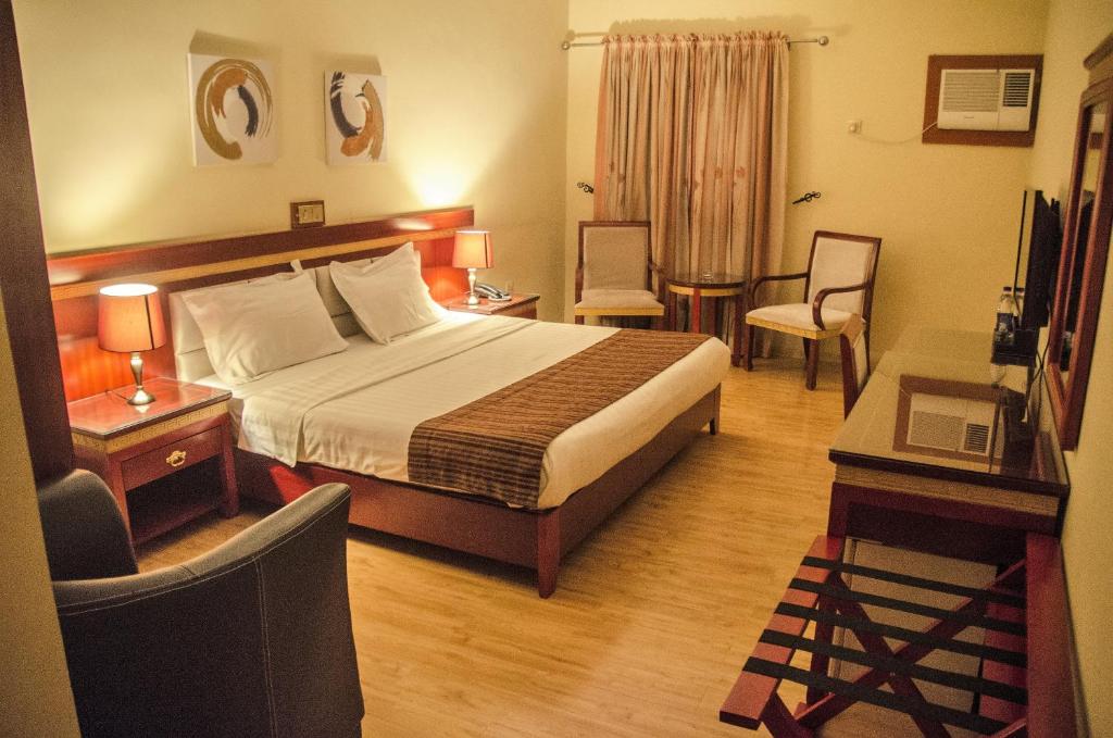 Hotel Rosebud photo 2