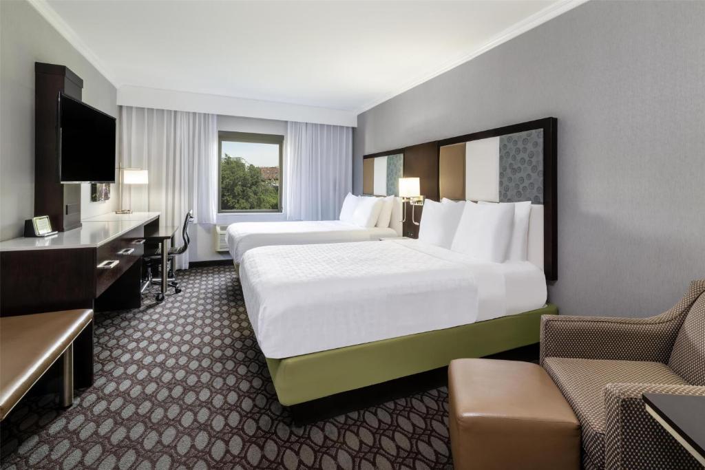 Best Western Premier NYC Gateway Hotel Room Type - Queen Room with Two Queen Beds