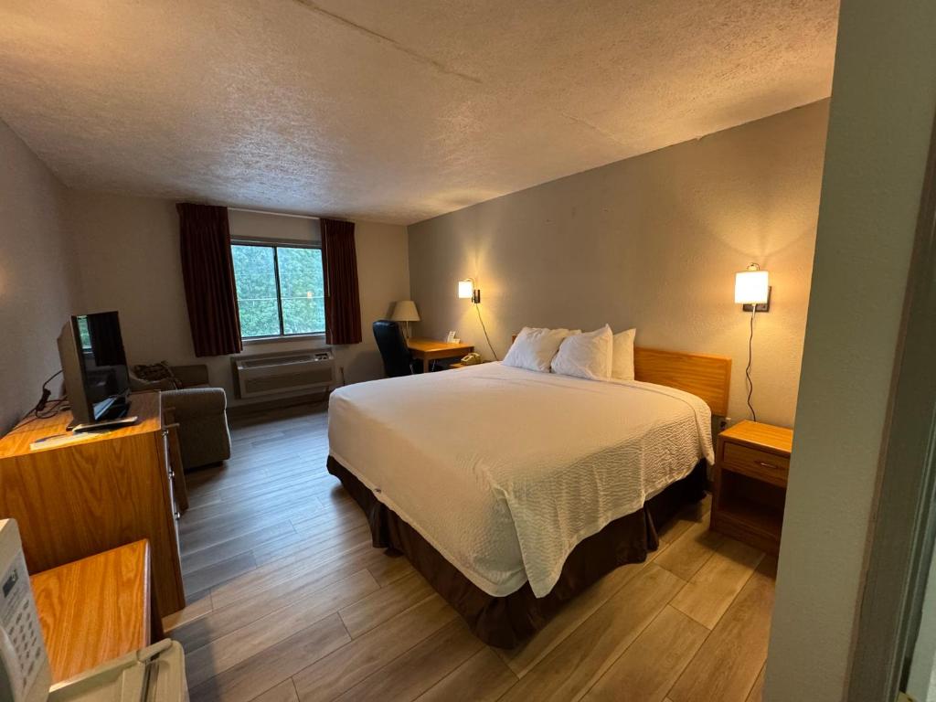 Days Inn by Wyndham Farmer City - Tap to explore photos