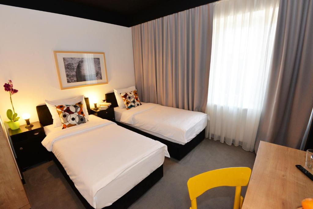 Двухместный (Двухместный номер с 2 отдельными кроватями), The Loop Hotel